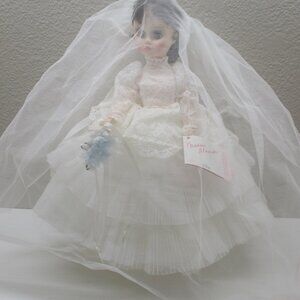 Madame Alexander 17" Bride doll Elise